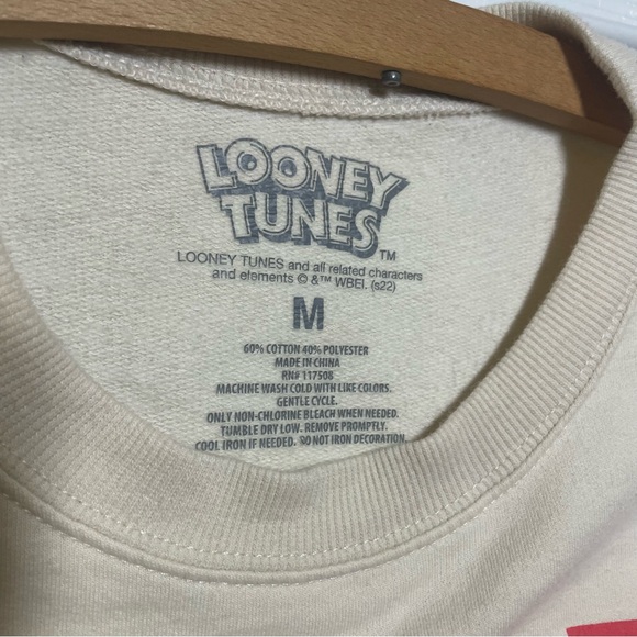 Loony Tunes Womens Medium Graphic Sweatshirt Crewneck Muti-Color - Picture 2 of 6